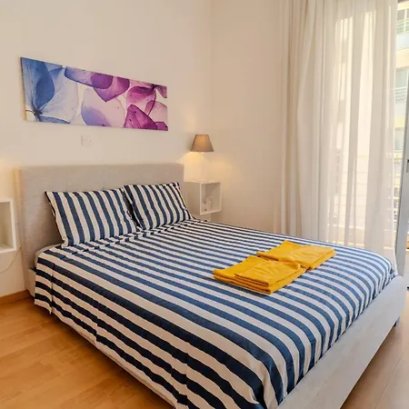 Blue Dawn Center Flat Apartamento Larnaca